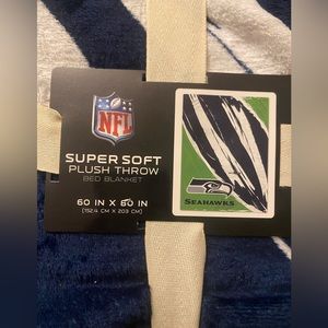 New NFL Seattle Seahawks Silk Touch Plush Super Soft Blanket X-Large 60"x80"